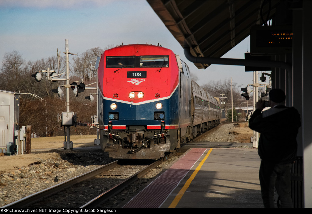 Amtrak 80